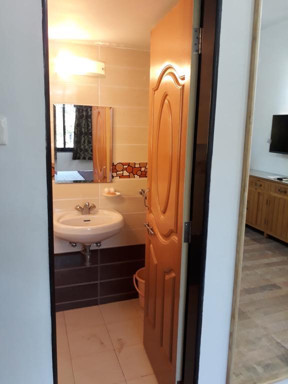 Bis-Lin Home Stay Panaji Bagian luar foto